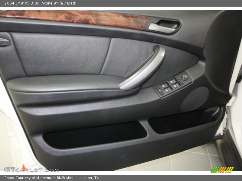 Alpine White / Black 2004 BMW X5 3.0i