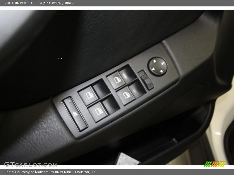 Alpine White / Black 2004 BMW X5 3.0i