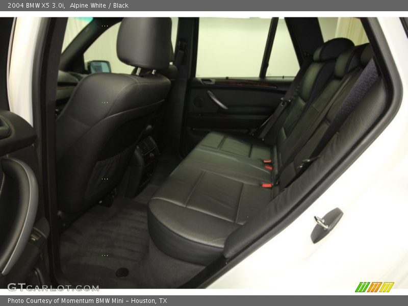 Alpine White / Black 2004 BMW X5 3.0i