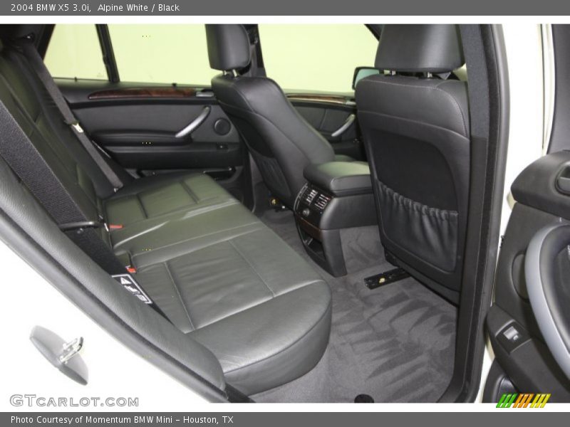 Alpine White / Black 2004 BMW X5 3.0i