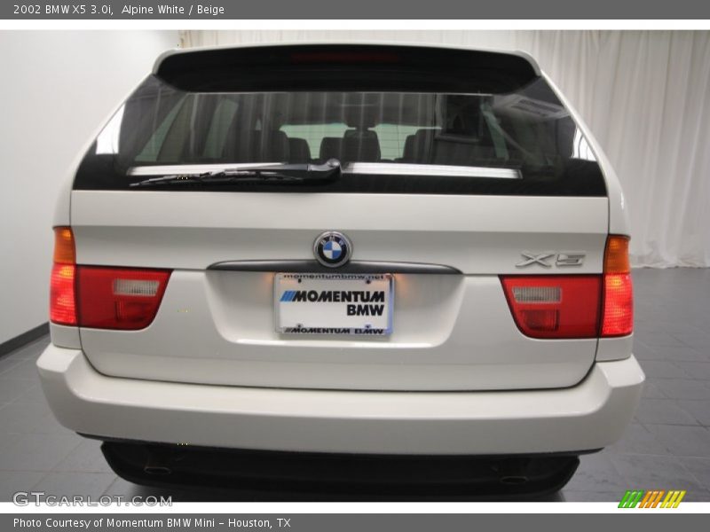 Alpine White / Beige 2002 BMW X5 3.0i