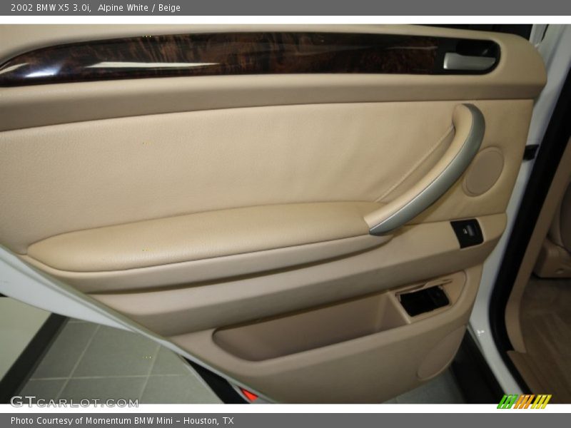 Alpine White / Beige 2002 BMW X5 3.0i