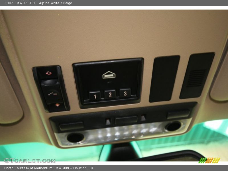 Alpine White / Beige 2002 BMW X5 3.0i