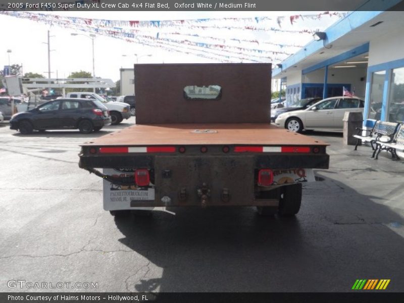 Oxford White / Medium Flint 2005 Ford F450 Super Duty XL Crew Cab 4x4 Flat Bed