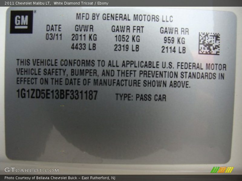 White Diamond Tricoat / Ebony 2011 Chevrolet Malibu LT