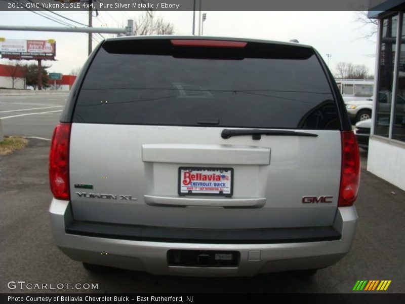 Pure Silver Metallic / Ebony 2011 GMC Yukon XL SLE 4x4