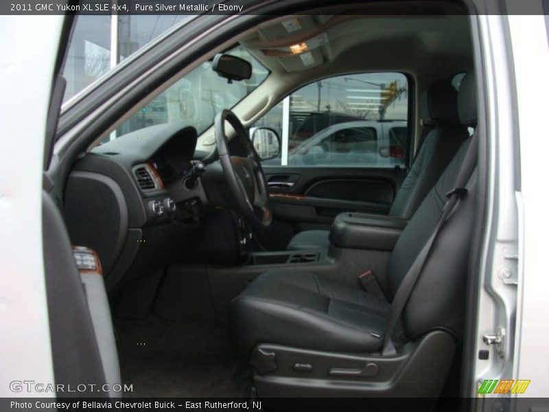 Pure Silver Metallic / Ebony 2011 GMC Yukon XL SLE 4x4
