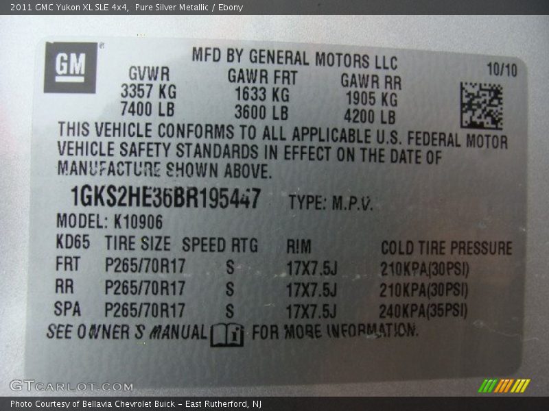 Pure Silver Metallic / Ebony 2011 GMC Yukon XL SLE 4x4