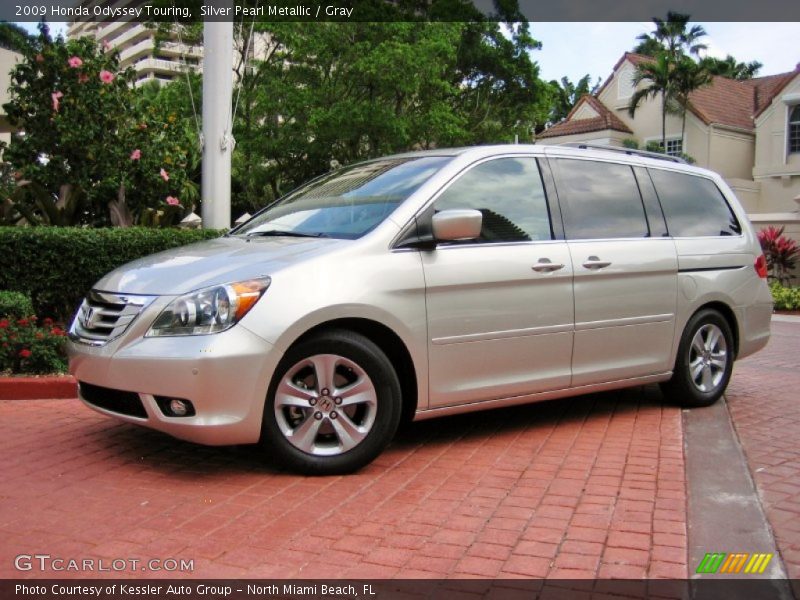 Silver Pearl Metallic / Gray 2009 Honda Odyssey Touring