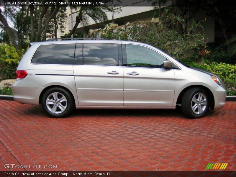 Silver Pearl Metallic / Gray 2009 Honda Odyssey Touring