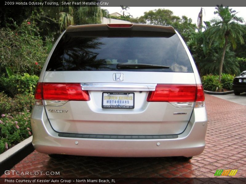 Silver Pearl Metallic / Gray 2009 Honda Odyssey Touring