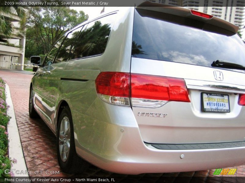 Silver Pearl Metallic / Gray 2009 Honda Odyssey Touring