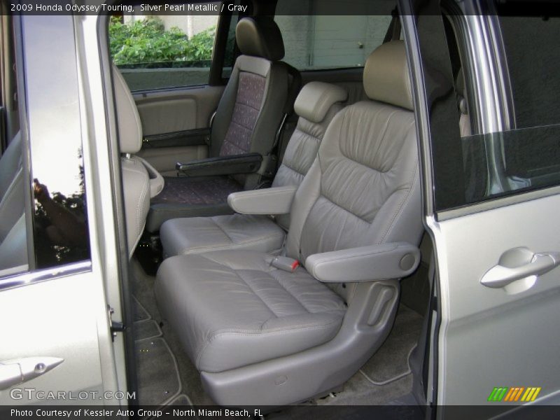 Silver Pearl Metallic / Gray 2009 Honda Odyssey Touring