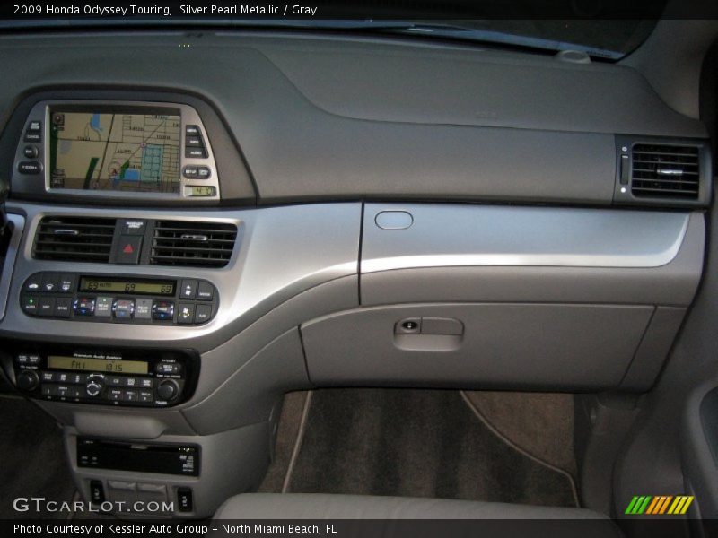 Silver Pearl Metallic / Gray 2009 Honda Odyssey Touring