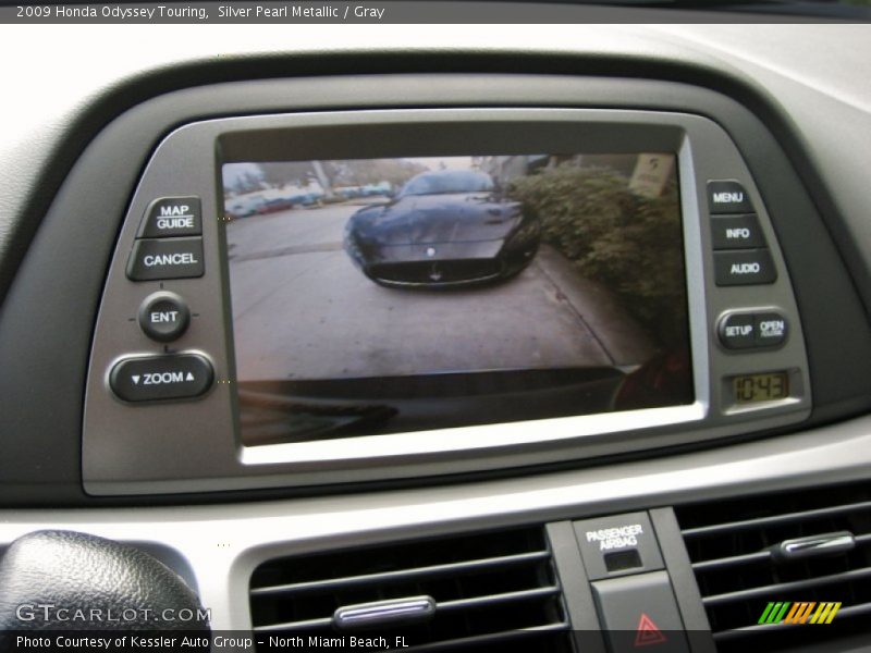 Silver Pearl Metallic / Gray 2009 Honda Odyssey Touring