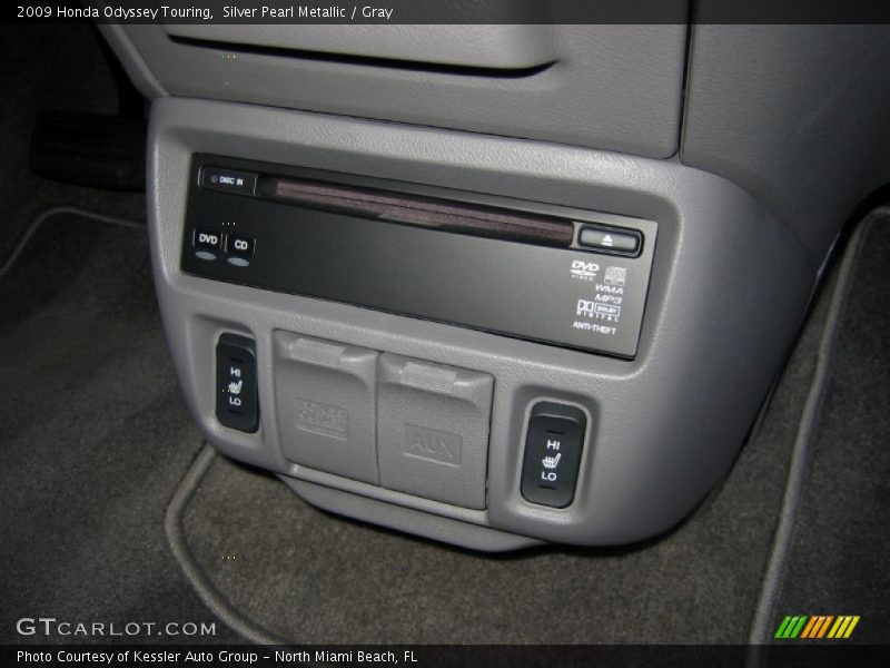 Silver Pearl Metallic / Gray 2009 Honda Odyssey Touring