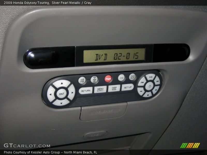 Silver Pearl Metallic / Gray 2009 Honda Odyssey Touring