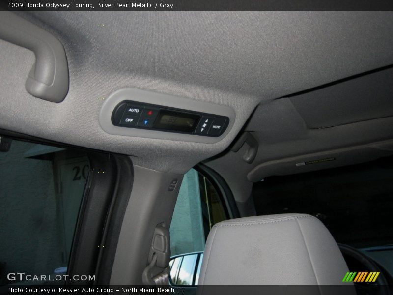 Silver Pearl Metallic / Gray 2009 Honda Odyssey Touring
