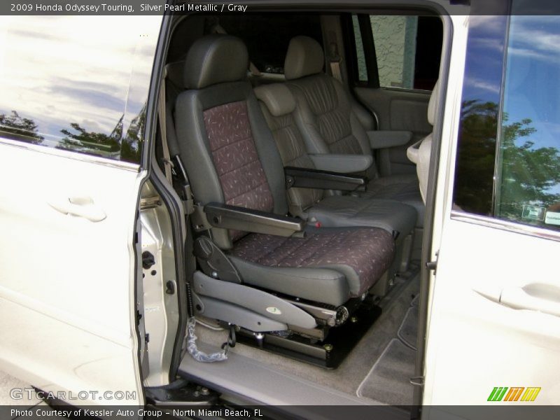 Silver Pearl Metallic / Gray 2009 Honda Odyssey Touring