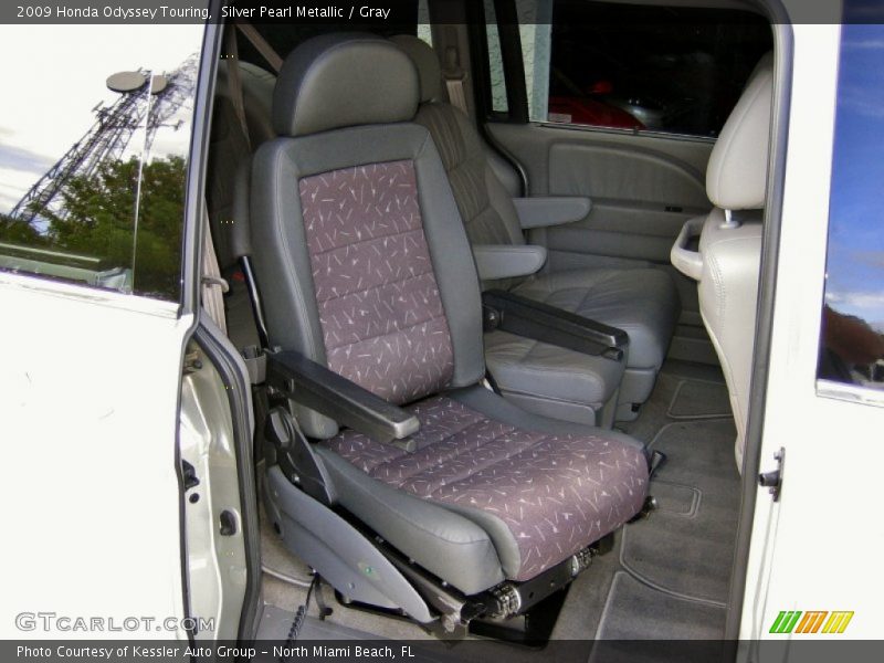 Silver Pearl Metallic / Gray 2009 Honda Odyssey Touring