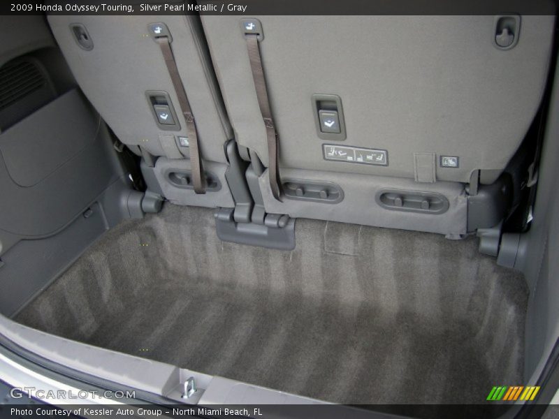 Silver Pearl Metallic / Gray 2009 Honda Odyssey Touring