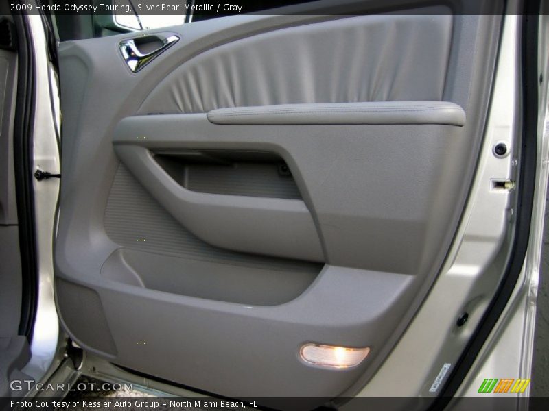 Silver Pearl Metallic / Gray 2009 Honda Odyssey Touring