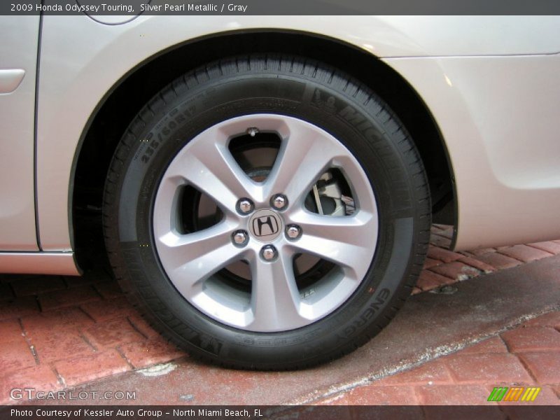 Silver Pearl Metallic / Gray 2009 Honda Odyssey Touring