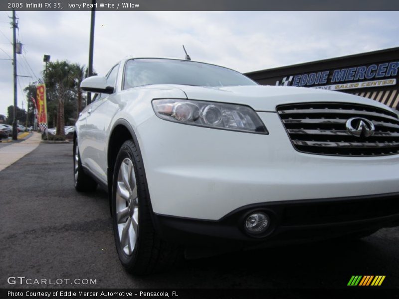 Ivory Pearl White / Willow 2005 Infiniti FX 35