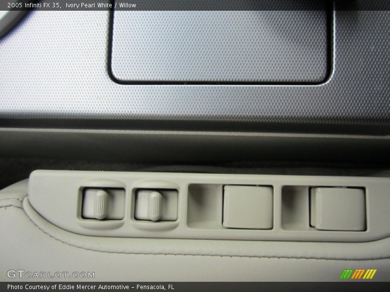 Ivory Pearl White / Willow 2005 Infiniti FX 35