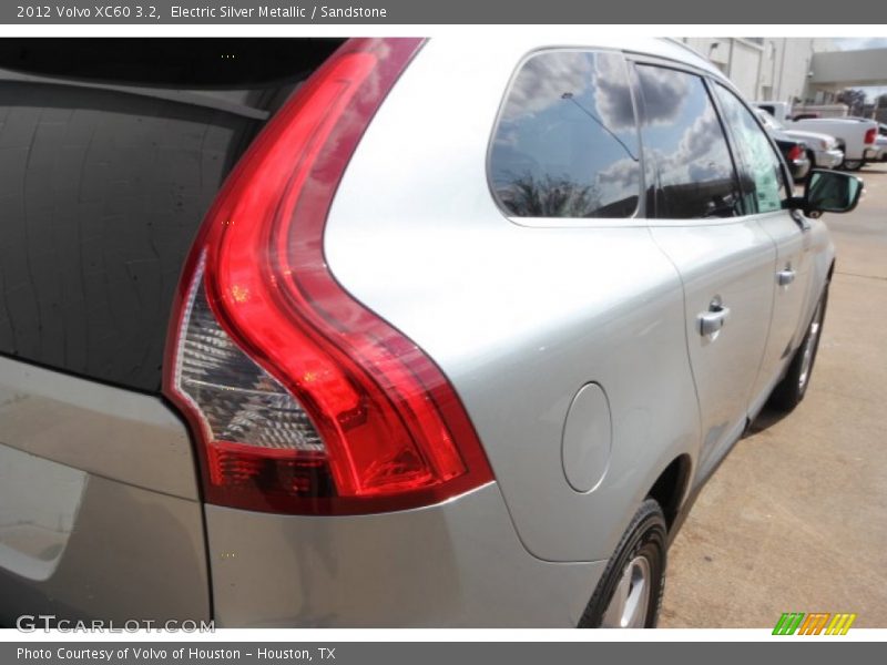 Electric Silver Metallic / Sandstone 2012 Volvo XC60 3.2