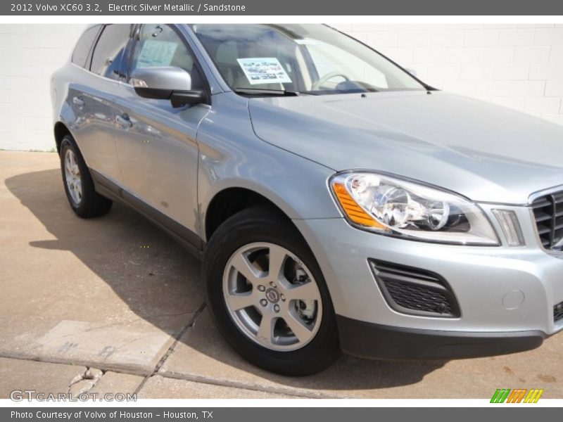 Electric Silver Metallic / Sandstone 2012 Volvo XC60 3.2