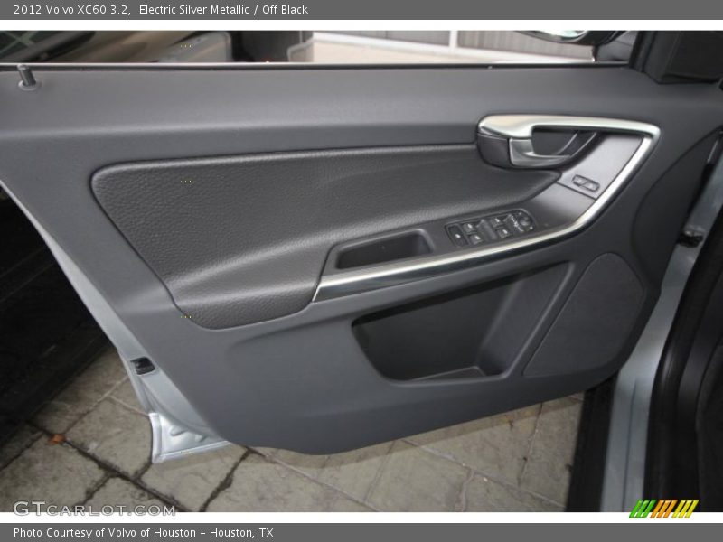 Electric Silver Metallic / Off Black 2012 Volvo XC60 3.2