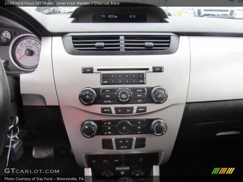 Controls of 2008 Focus SES Sedan