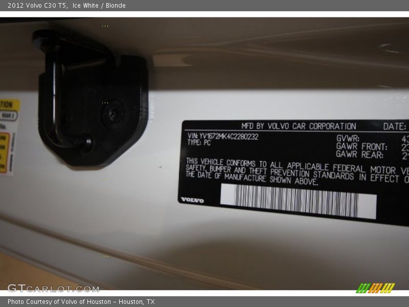Ice White / Blonde 2012 Volvo C30 T5
