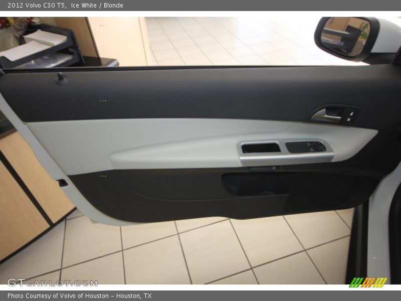 Ice White / Blonde 2012 Volvo C30 T5