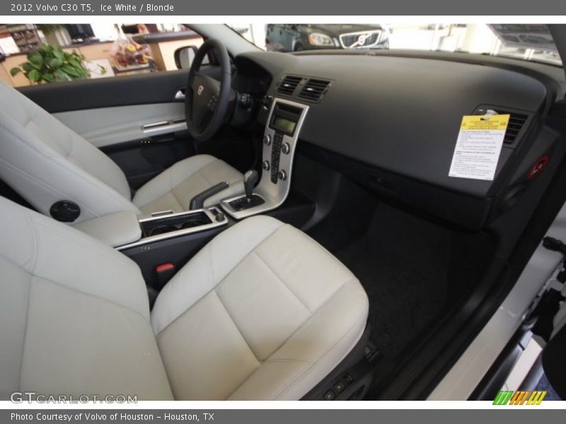 Ice White / Blonde 2012 Volvo C30 T5