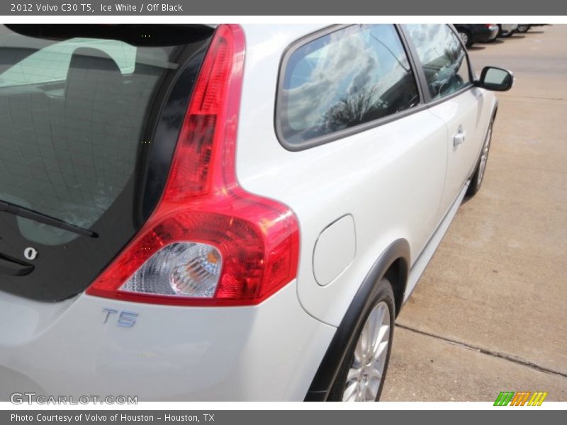 Ice White / Off Black 2012 Volvo C30 T5