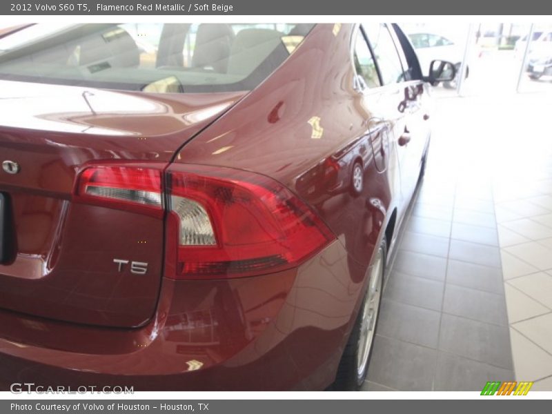Flamenco Red Metallic / Soft Beige 2012 Volvo S60 T5