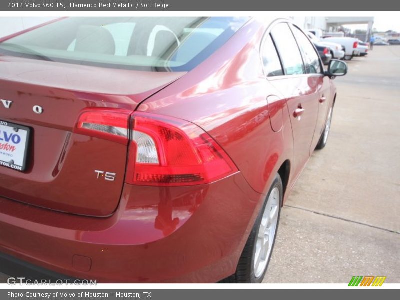 Flamenco Red Metallic / Soft Beige 2012 Volvo S60 T5