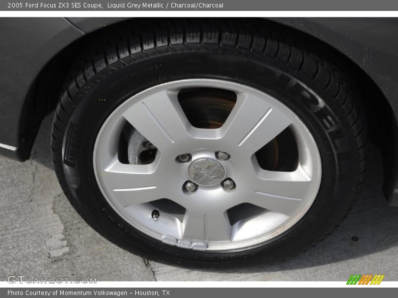 Liquid Grey Metallic / Charcoal/Charcoal 2005 Ford Focus ZX3 SES Coupe