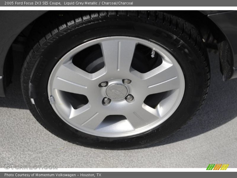 Liquid Grey Metallic / Charcoal/Charcoal 2005 Ford Focus ZX3 SES Coupe