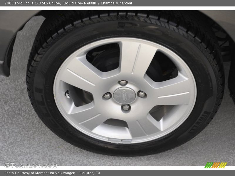 Liquid Grey Metallic / Charcoal/Charcoal 2005 Ford Focus ZX3 SES Coupe
