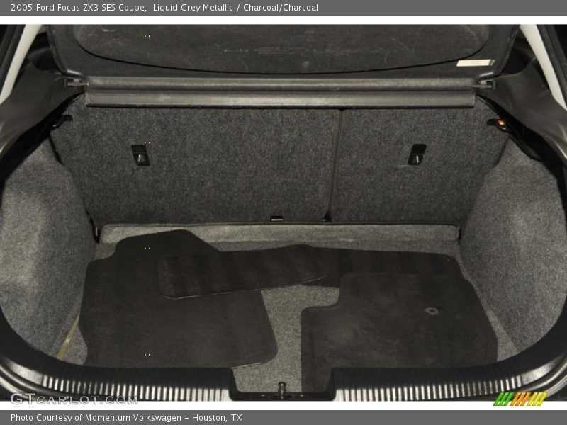Liquid Grey Metallic / Charcoal/Charcoal 2005 Ford Focus ZX3 SES Coupe