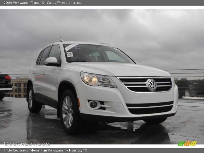 Candy White / Charcoal 2009 Volkswagen Tiguan S