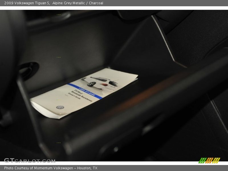 Alpine Grey Metallic / Charcoal 2009 Volkswagen Tiguan S