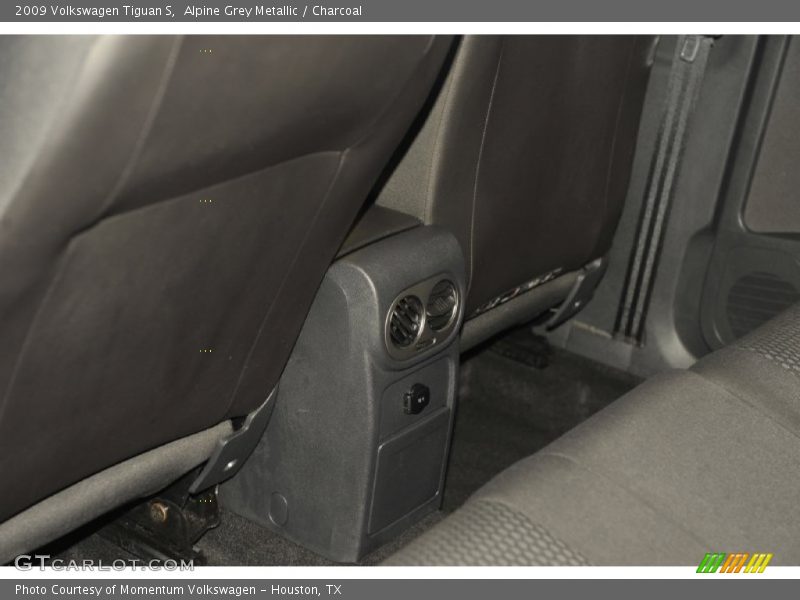 Alpine Grey Metallic / Charcoal 2009 Volkswagen Tiguan S