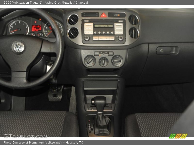 Alpine Grey Metallic / Charcoal 2009 Volkswagen Tiguan S
