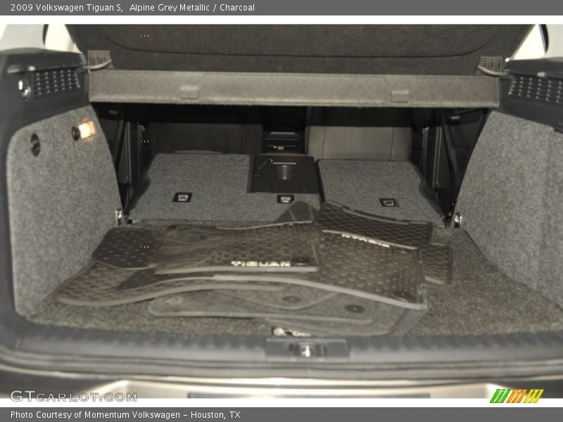 Alpine Grey Metallic / Charcoal 2009 Volkswagen Tiguan S