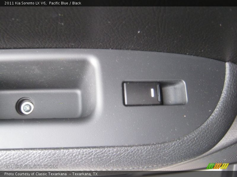 Pacific Blue / Black 2011 Kia Sorento LX V6