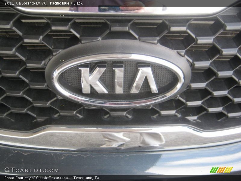 Pacific Blue / Black 2011 Kia Sorento LX V6